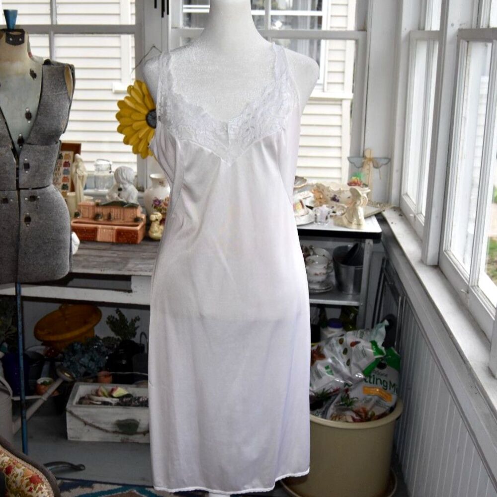 Vintage Vassarette White Nylon Full Slip Lace Bodice USA Size 38